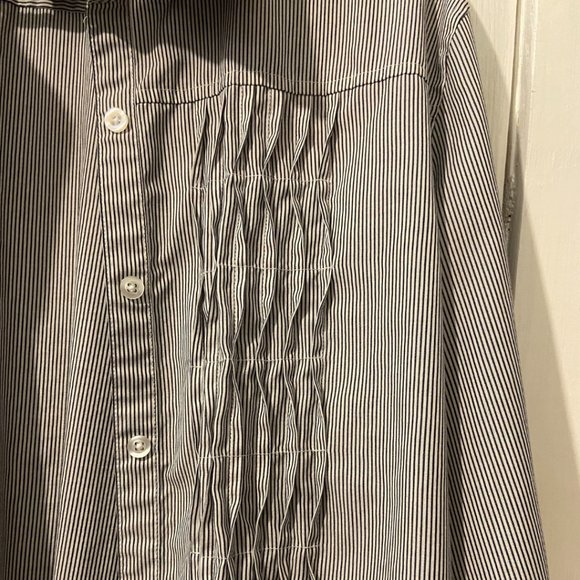 Chicos sz 2 blue pinstriped button down Pintuck 3/4 sleeve sz L - Picture 2 of 6